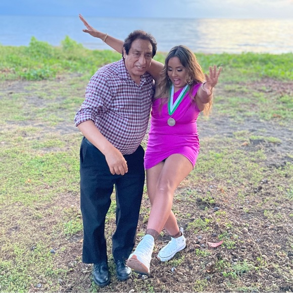 Magenta color. Size medium - Picture 3 of 5